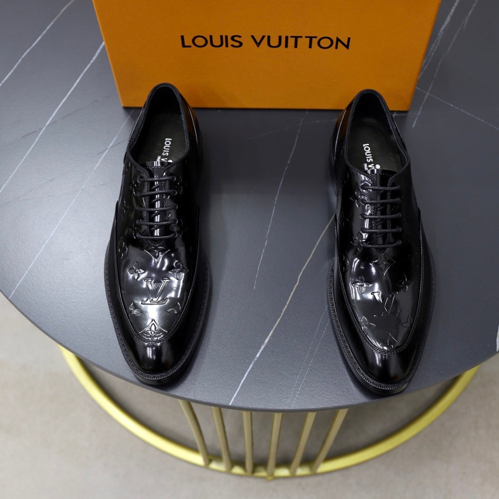 Louis Vuitton Men's Loafers - Style 428925