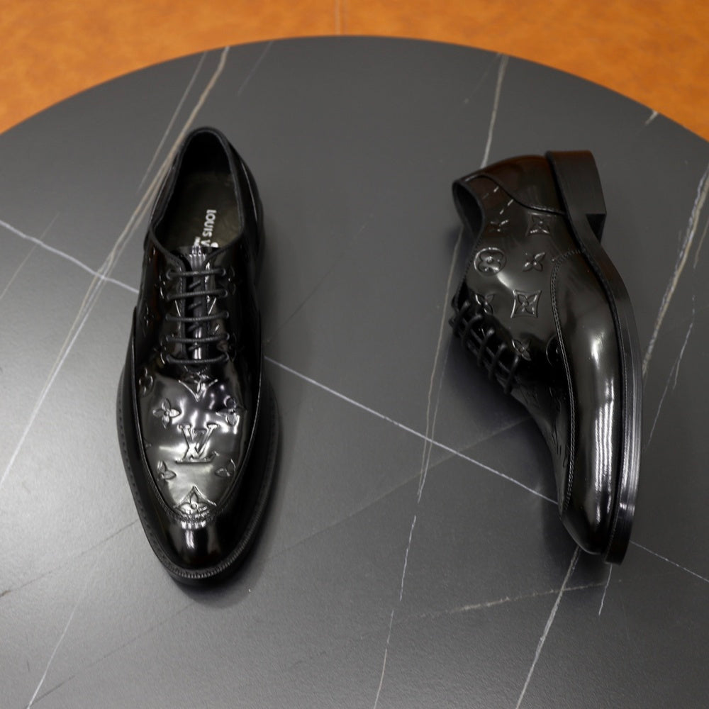 Louis Vuitton Men's Loafers - Style 428925