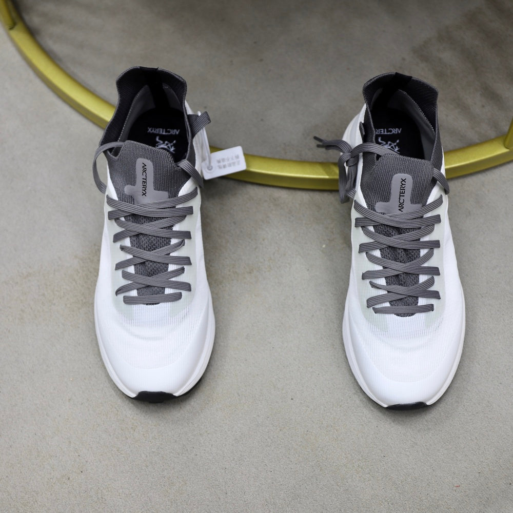Designer Men's Sneakers - Style 426220