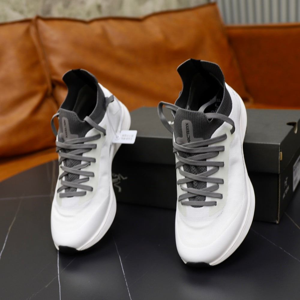 Designer Men's Sneakers - Style 426220
