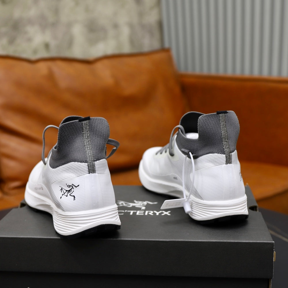 Designer Men's Sneakers - Style 426220