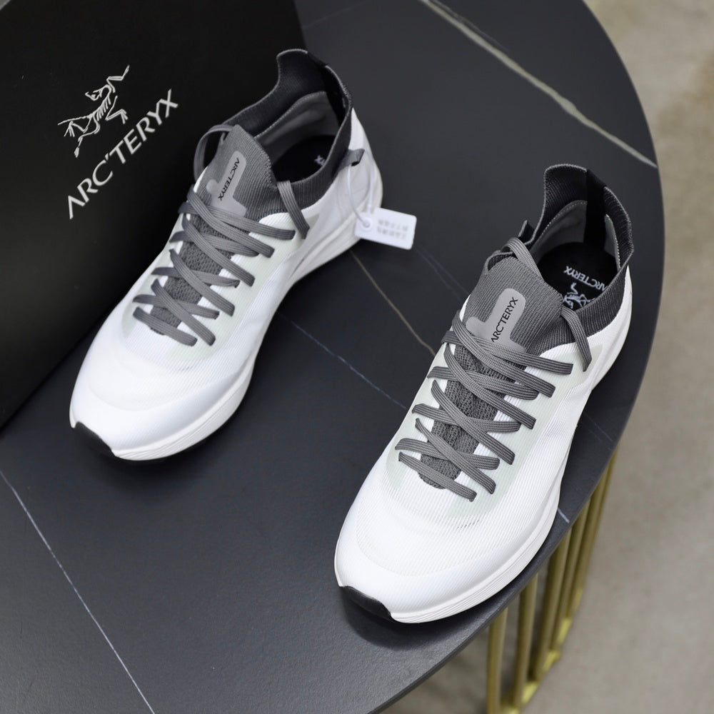 Designer Men's Sneakers - Style 426220