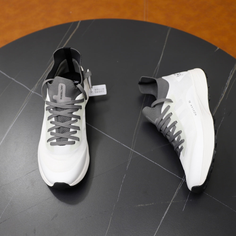 Designer Men's Sneakers - Style 426220