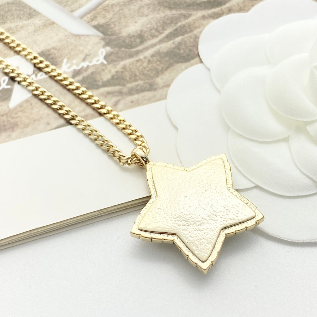 CHANEL Crystal Mother-of-Pearl Vintage Necklace