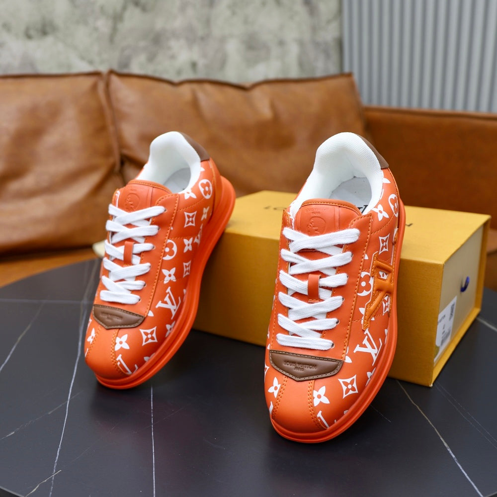 Louis Vuitton Men's Sneakers - Style 426252