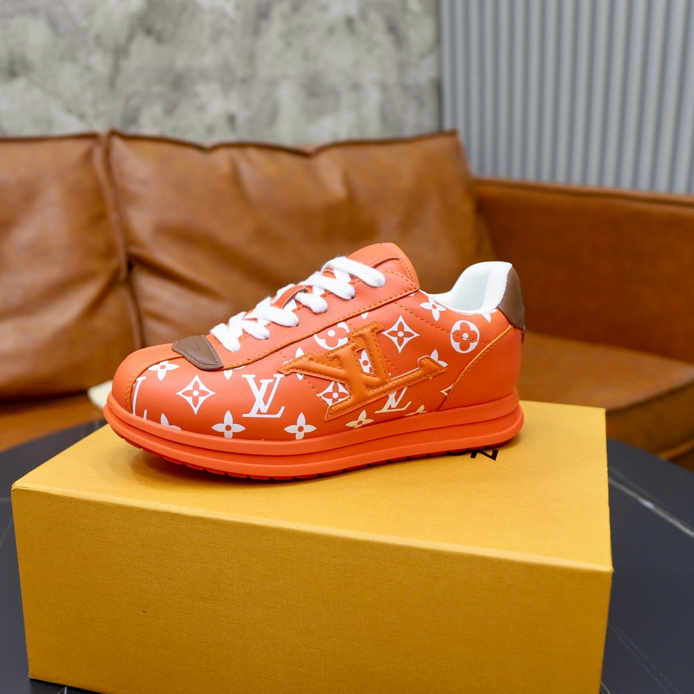 Louis Vuitton Men's Sneakers - Style 426252