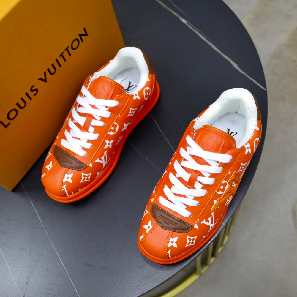 Louis Vuitton Men's Sneakers - Style 426252