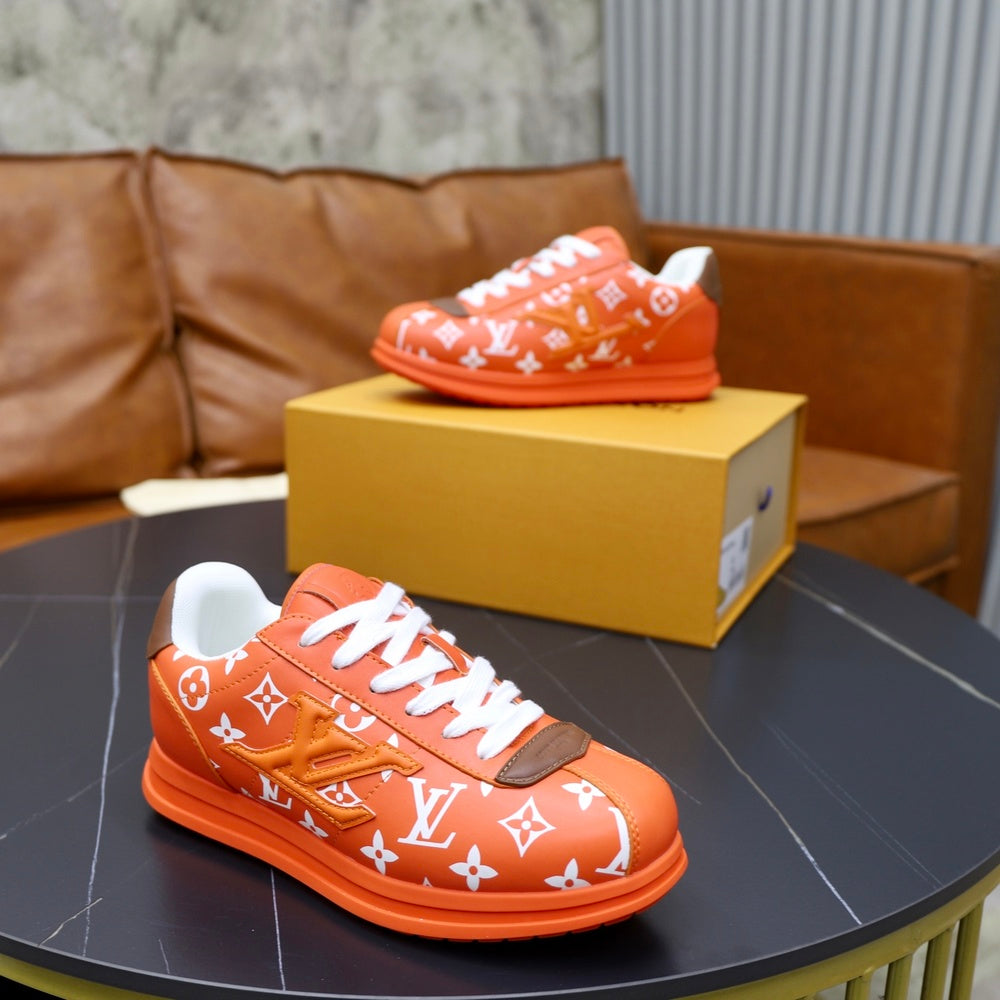 Louis Vuitton Men's Sneakers - Style 426252