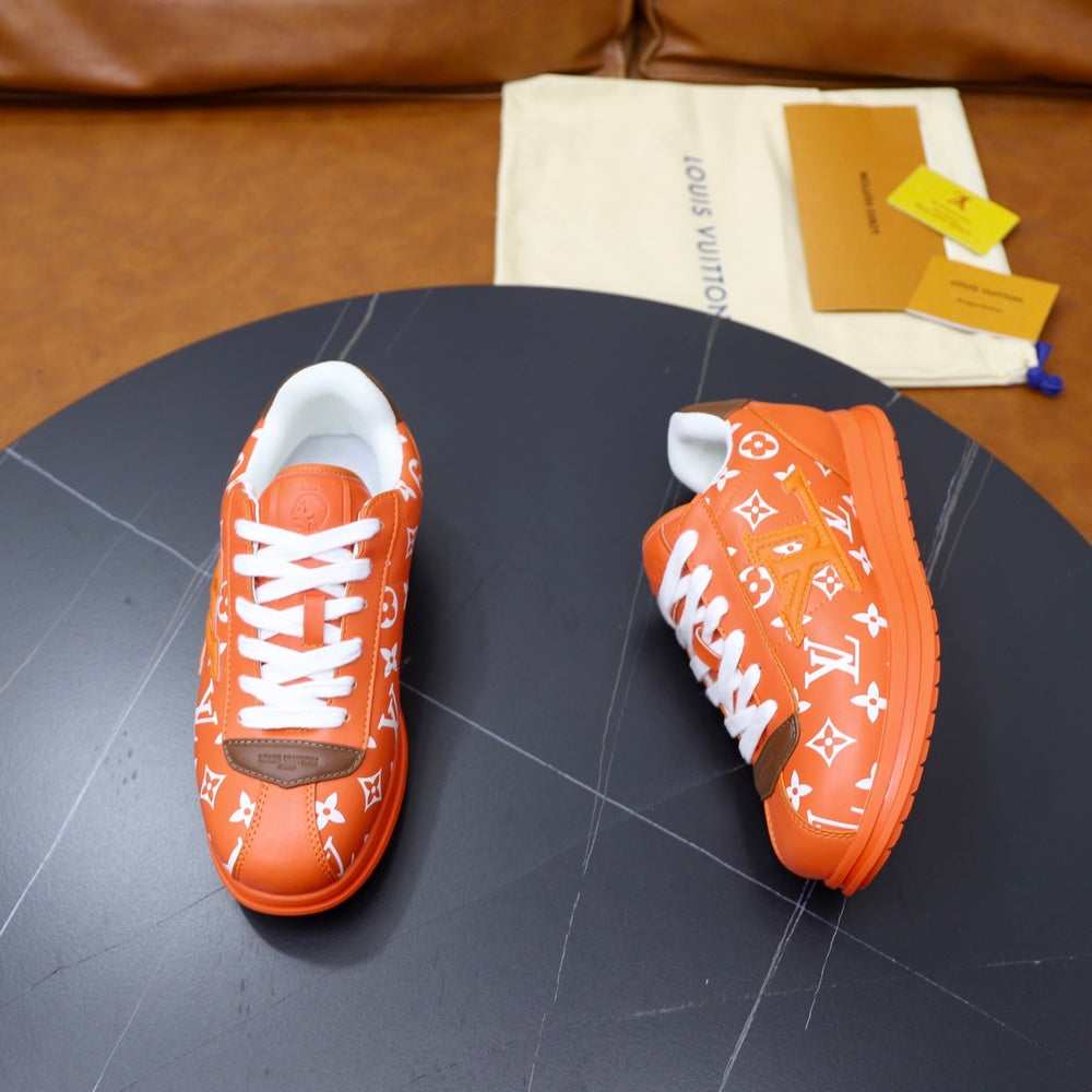 Louis Vuitton Men's Sneakers - Style 426252