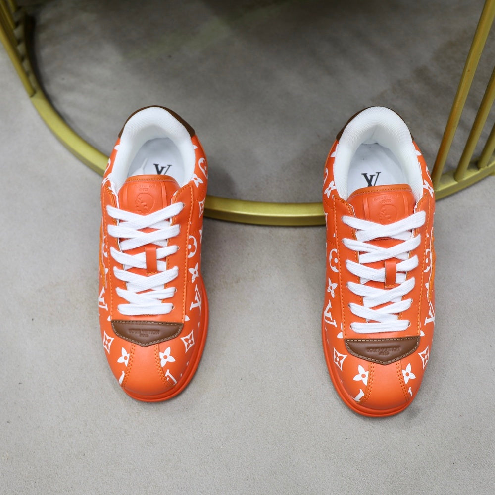 Louis Vuitton Men's Sneakers - Style 426252