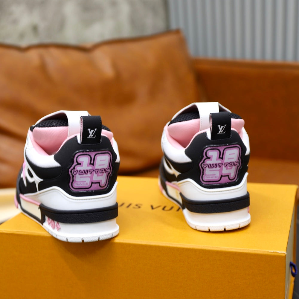 Louis Vuitton Unisex Sneakers - Style 426277
