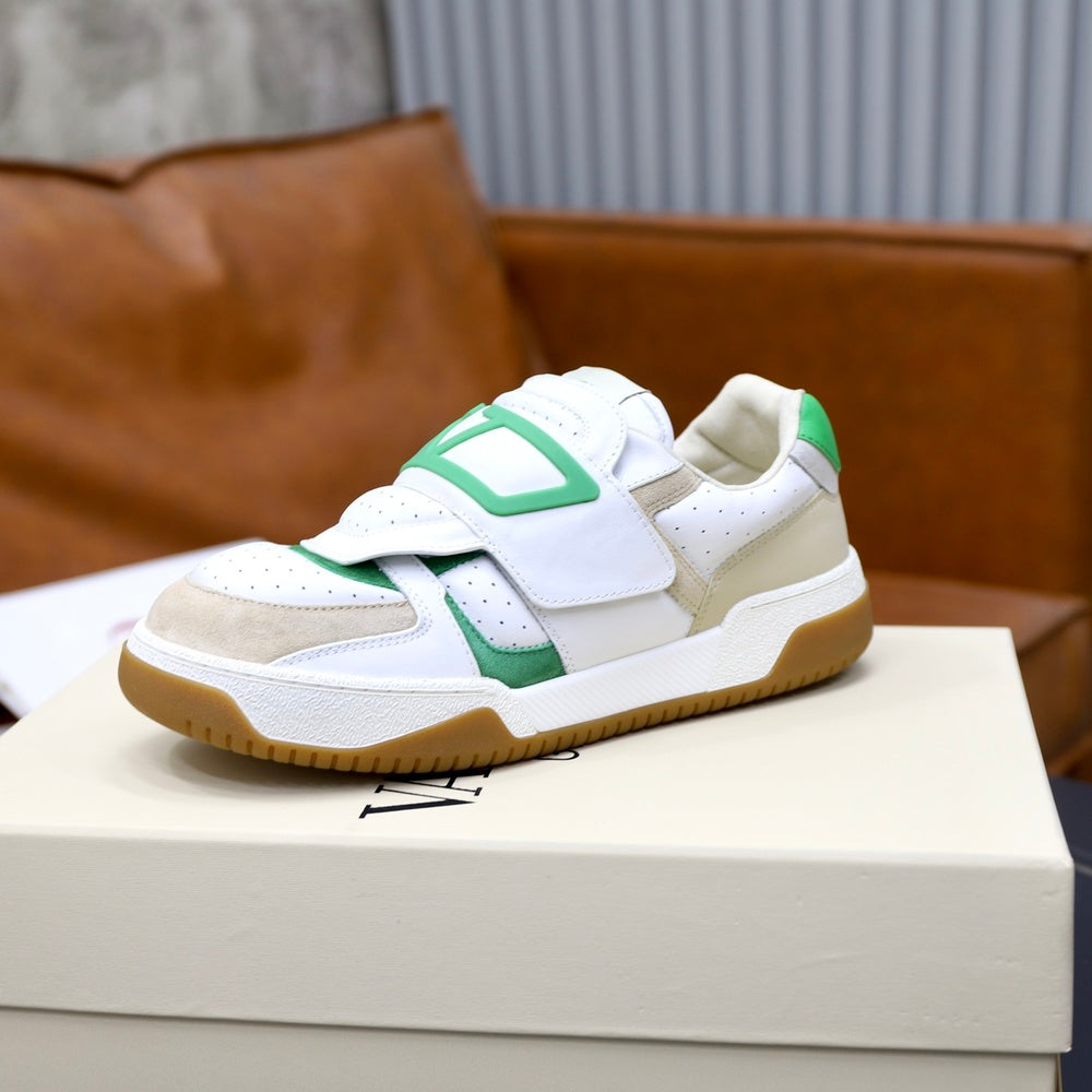 Designer Unisex Sneakers - Style 426934