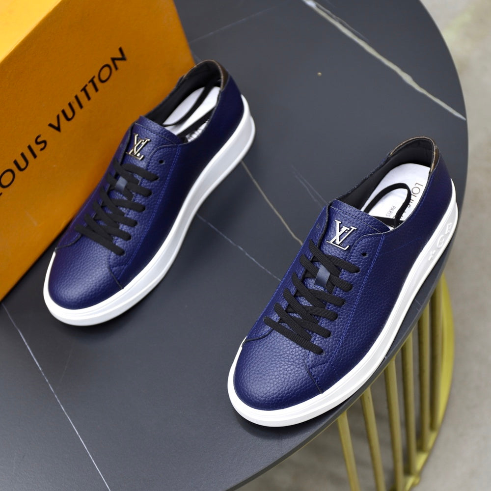 Louis Vuitton Men's Sneakers - Style 426999