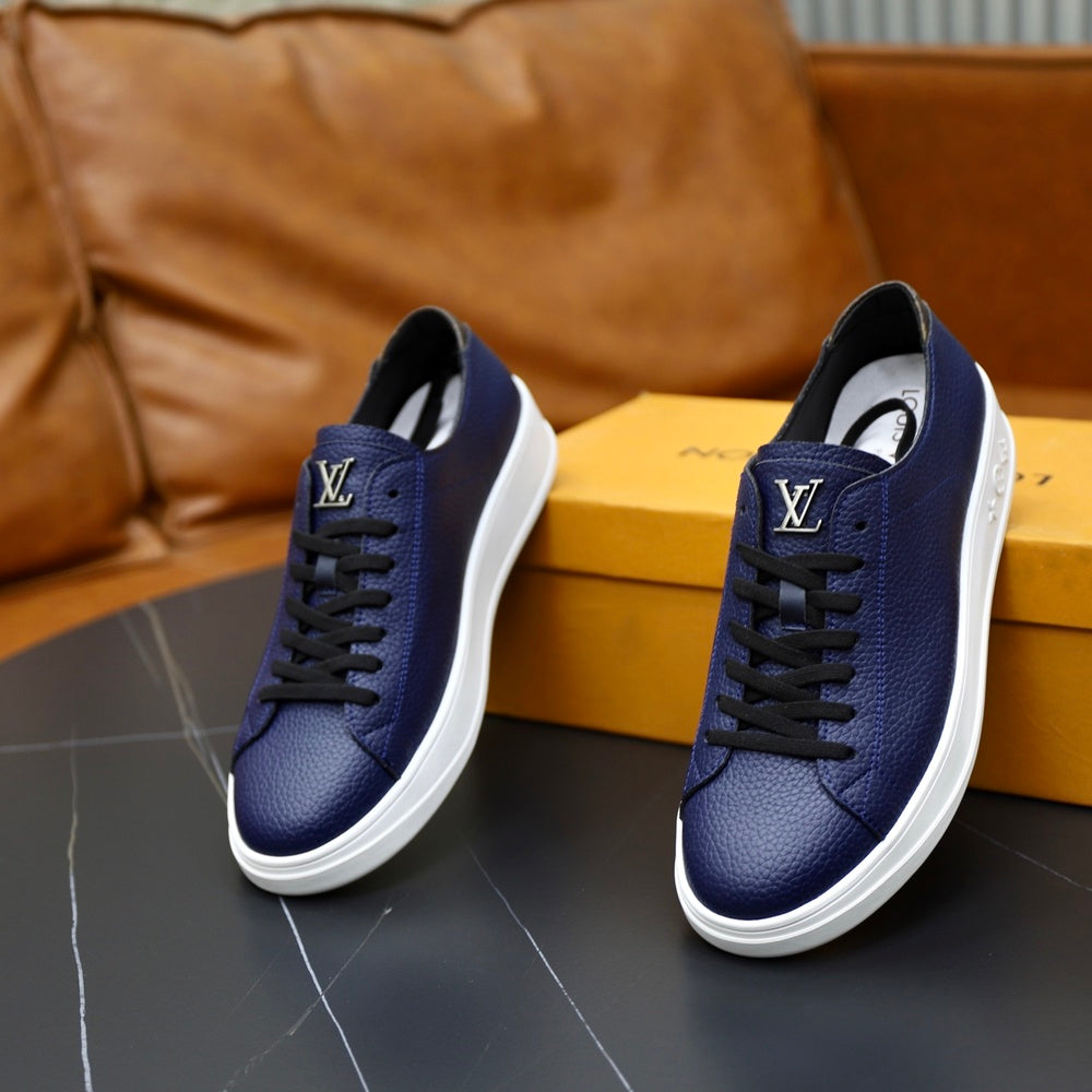 Louis Vuitton Men's Sneakers - Style 426999