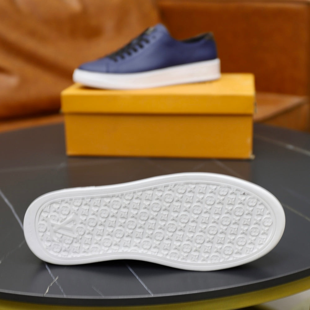 Louis Vuitton Men's Sneakers - Style 426999