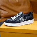 Louis Vuitton Men's Sneakers - Style 427297