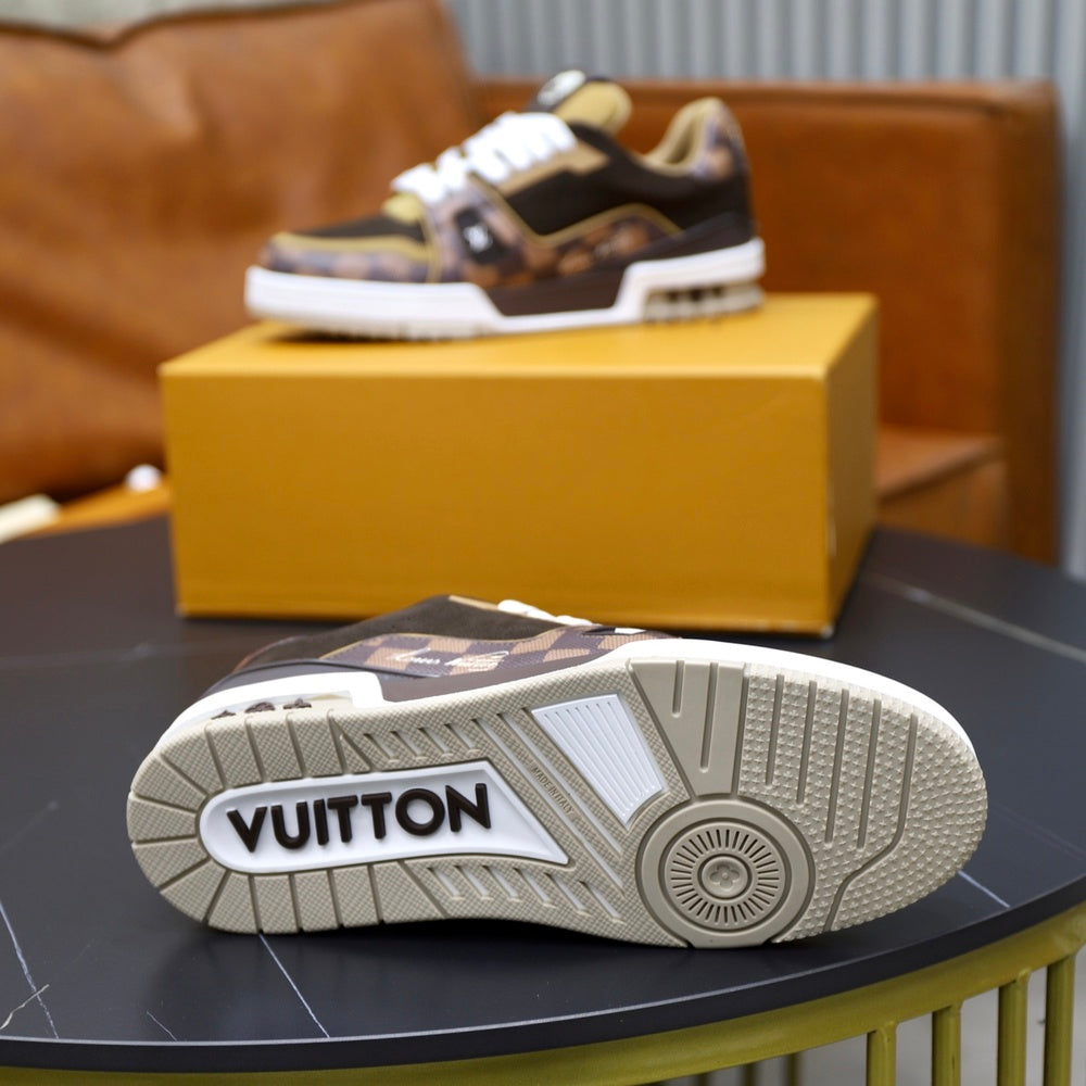 Louis Vuitton Unisex Shoes - Style 426972