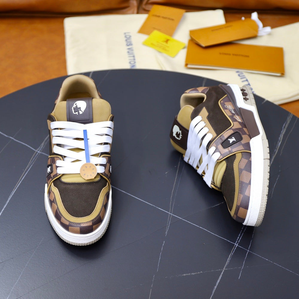 Louis Vuitton Unisex Shoes - Style 426972