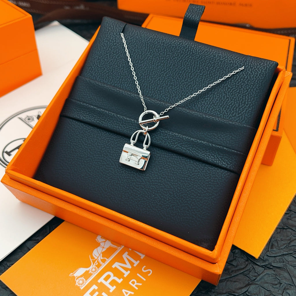 HERMÈS P70HX044 Necklace
