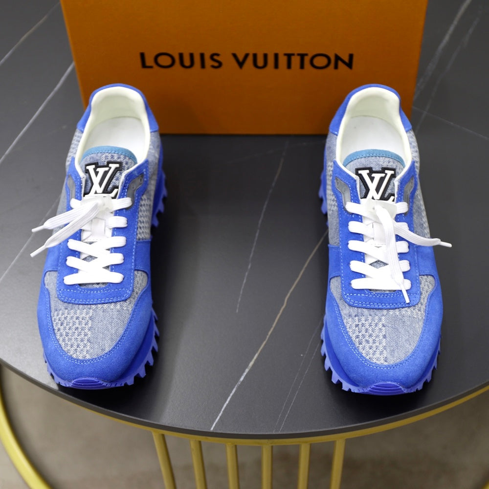 Louis Vuitton Men's Sneakers - Style 426124