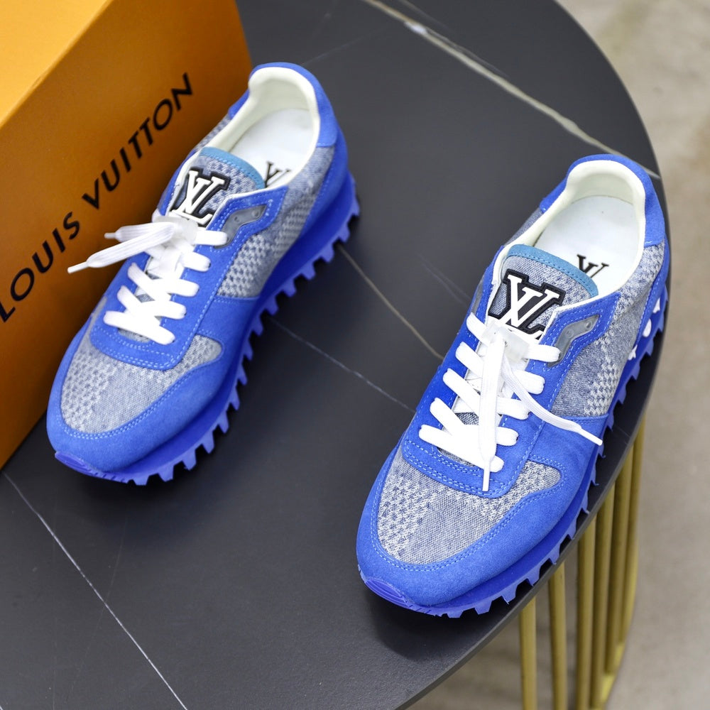 Louis Vuitton Men's Sneakers - Style 426124