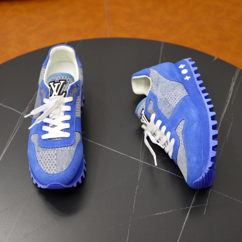 Louis Vuitton Men's Sneakers - Style 426124