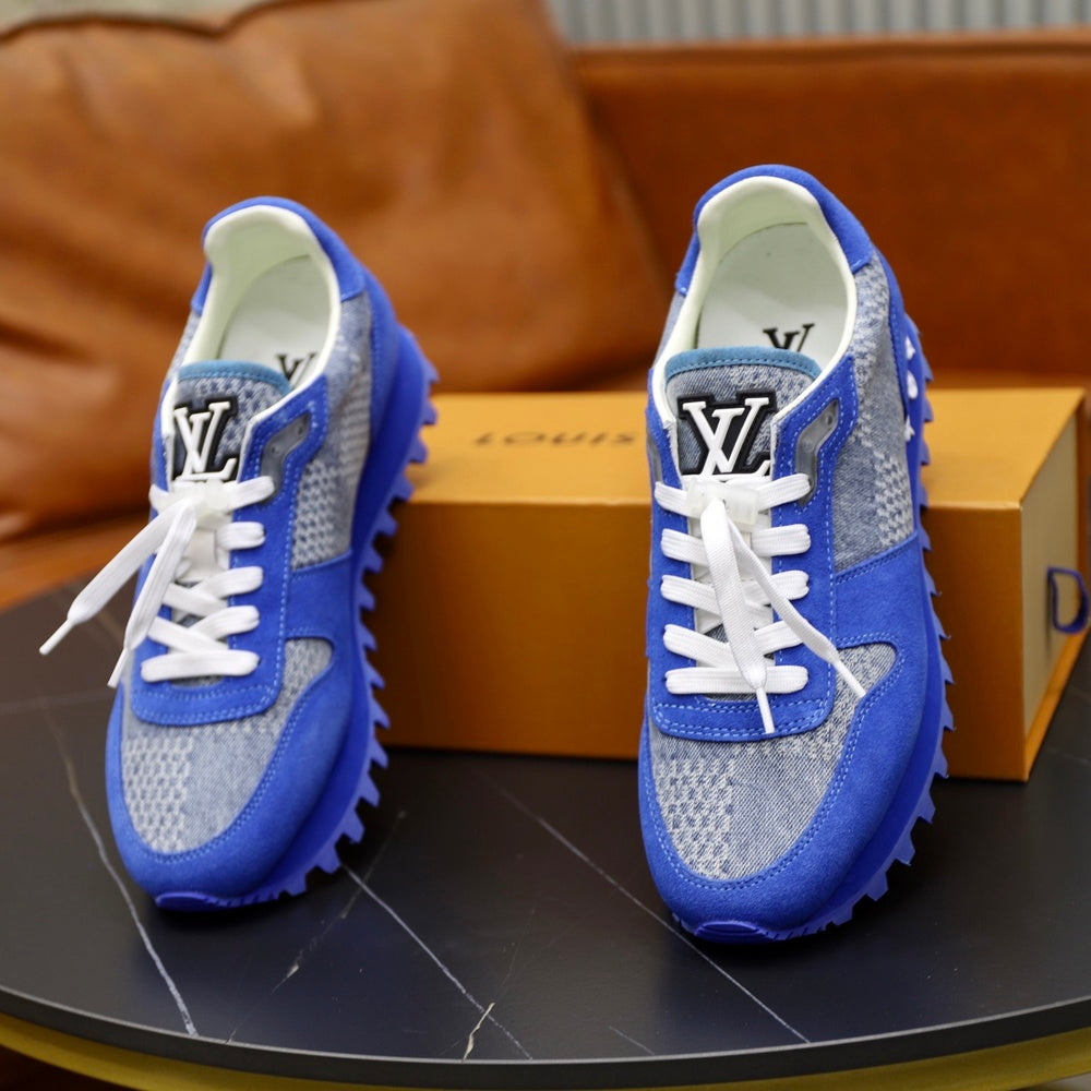 Louis Vuitton Men's Sneakers - Style 426124