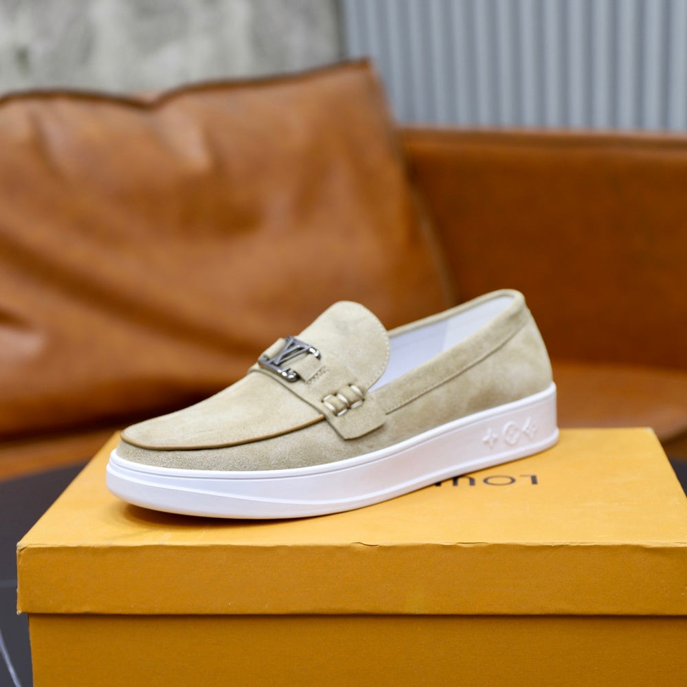 Louis Vuitton Men's Sneakers - Style 428901