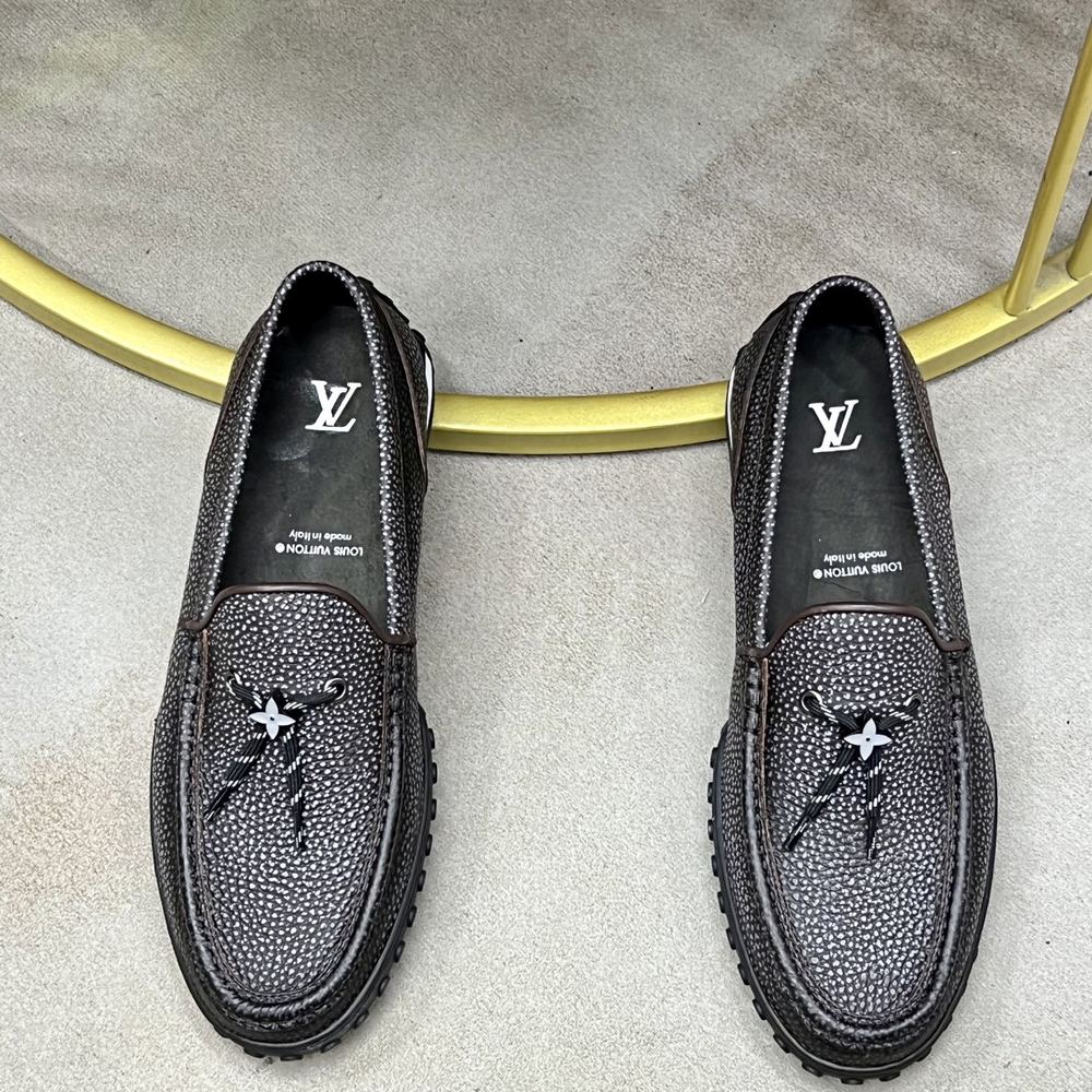 Louis Vuitton Men's Dress Shoes - Style 426553