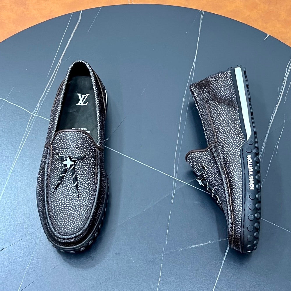 Louis Vuitton Men's Dress Shoes - Style 426553