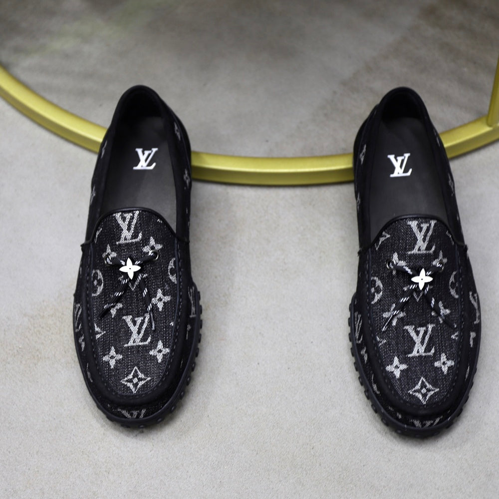 Louis Vuitton Men's Dress Shoes - Style 426558