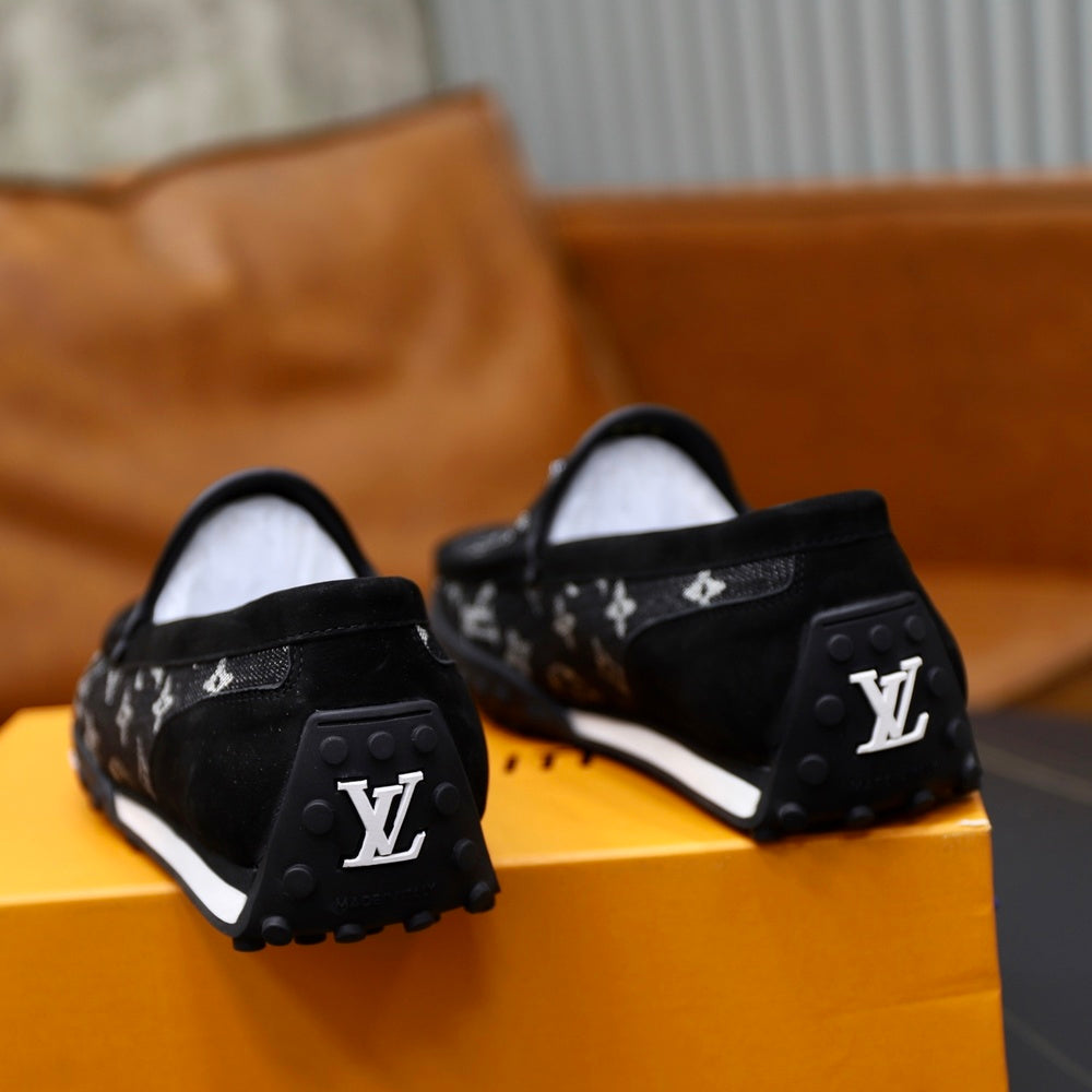 Louis Vuitton Men's Dress Shoes - Style 426558