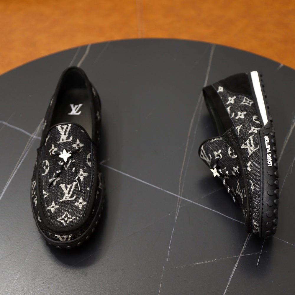 Louis Vuitton Men's Dress Shoes - Style 426558