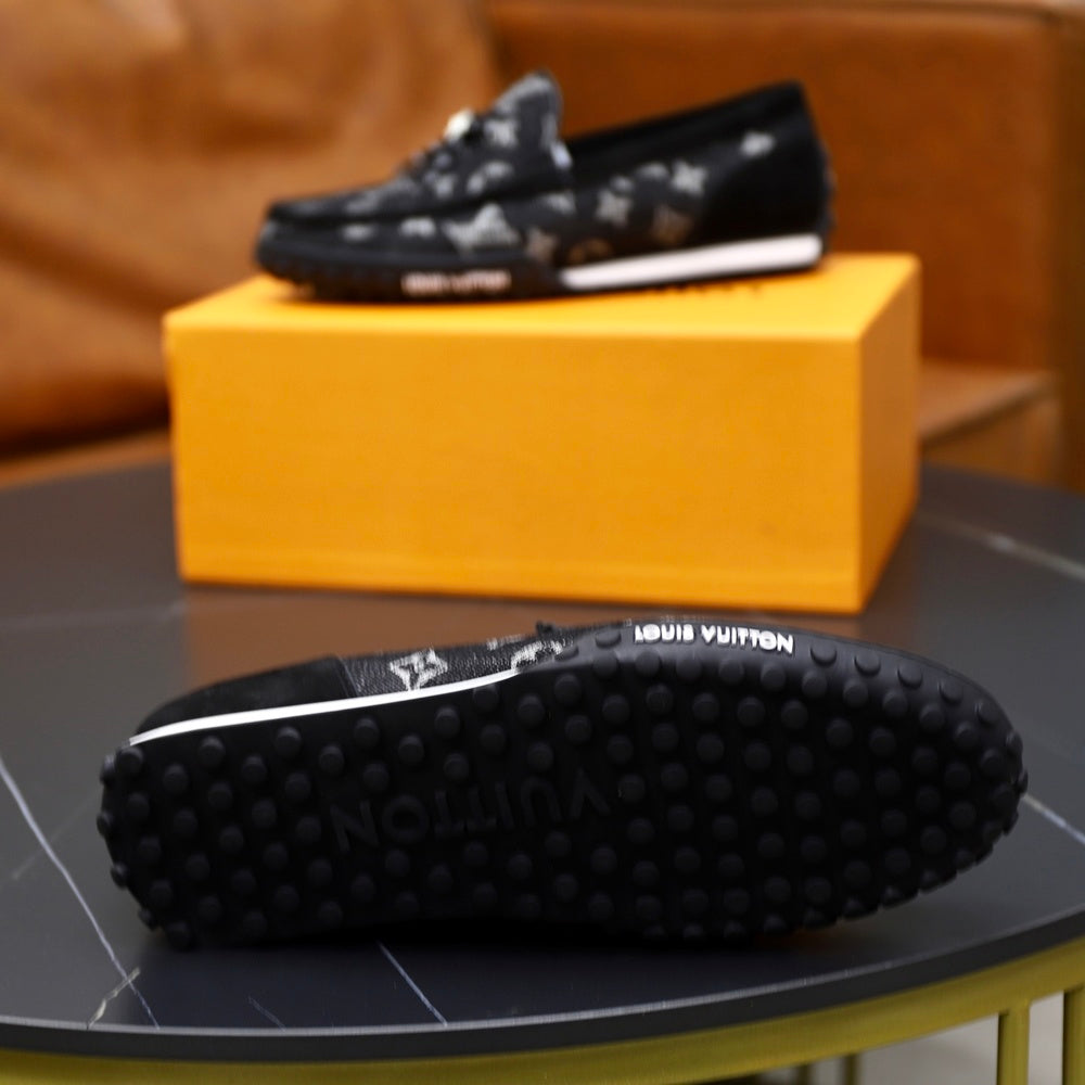 Louis Vuitton Men's Dress Shoes - Style 426558