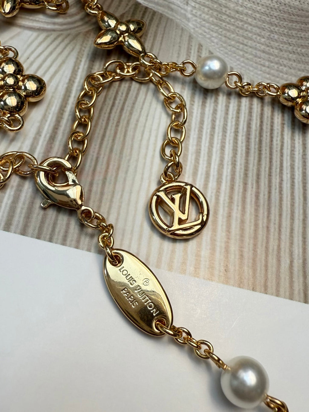 LOUIS VUITTON Pearl Vintage Necklace