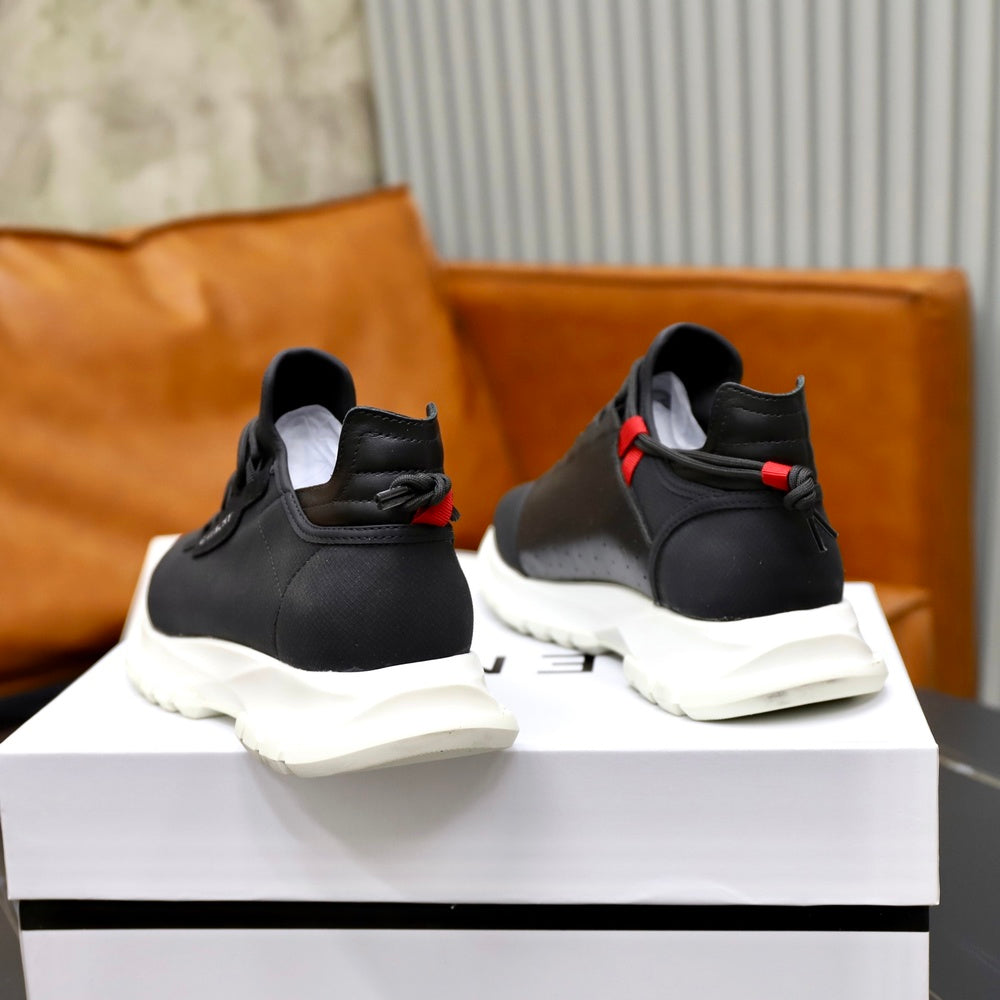 Givenchy Men's Sneakers - Style 427313