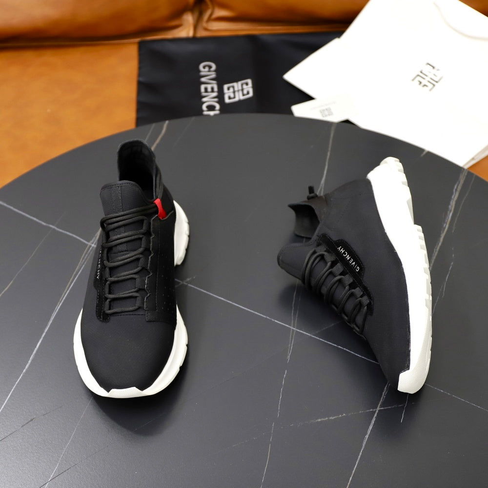 Givenchy Men's Sneakers - Style 427313