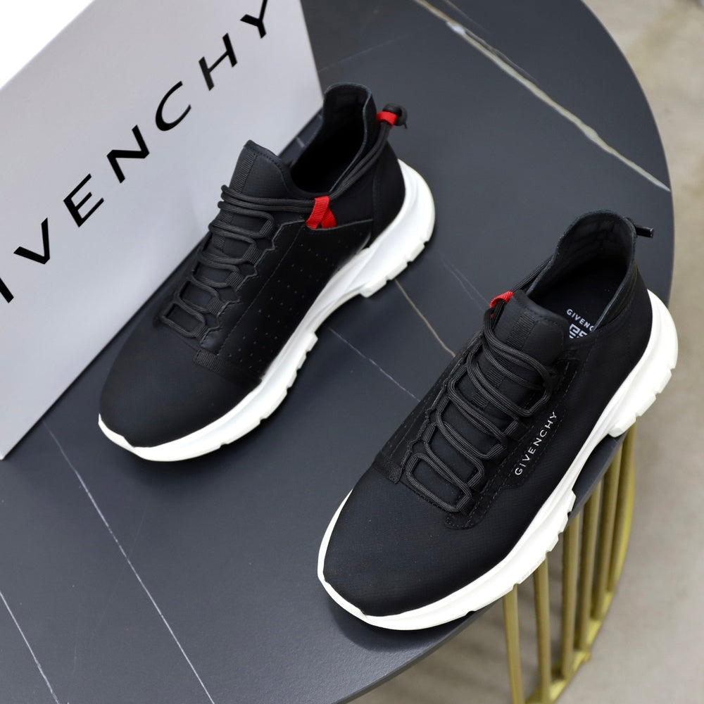 Givenchy Men's Sneakers - Style 427313