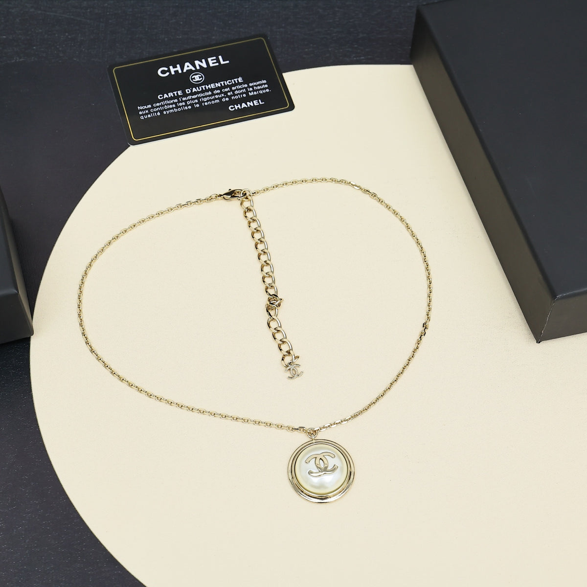 CHANEL Pearl Double-C Vintage Pendant Necklace