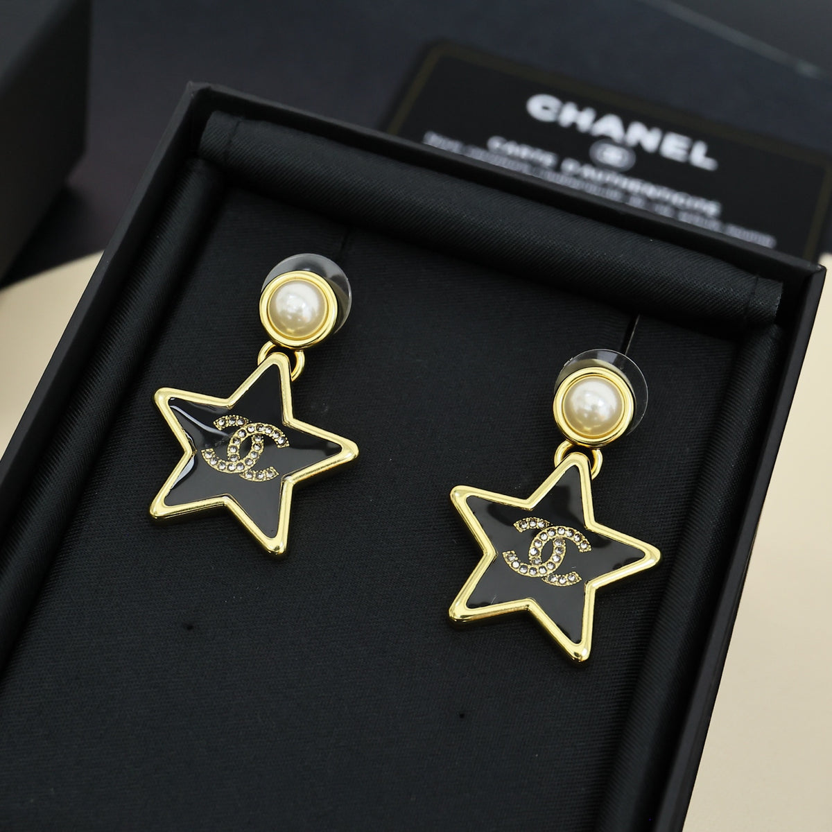 CHANEL Pearl Crystal Enamel Pendant Necklace