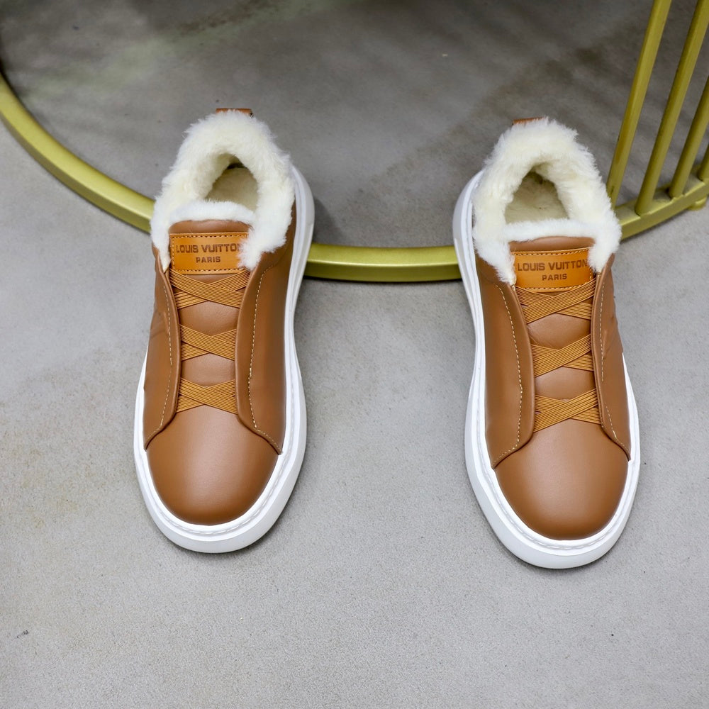 Louis Vuitton Men's Sneakers - Style 427104
