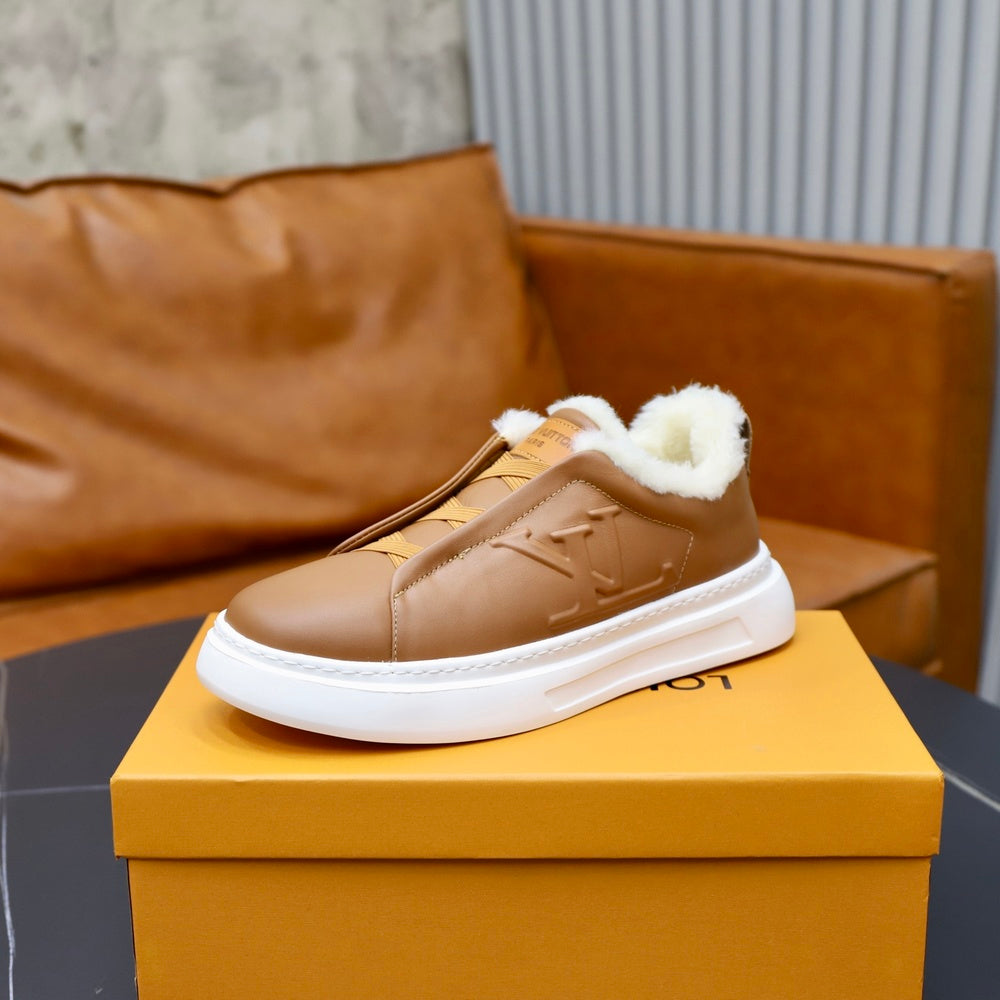 Louis Vuitton Men's Sneakers - Style 427104
