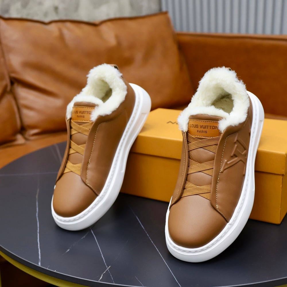 Louis Vuitton Men's Sneakers - Style 427104