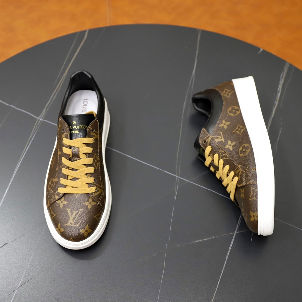 Louis Vuitton Men's Sneakers - Style 427004