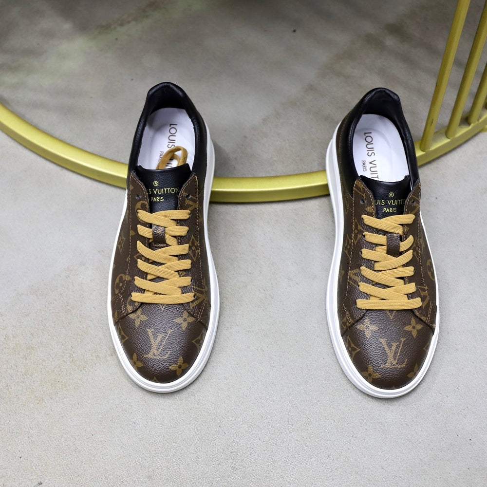 Louis Vuitton Men's Sneakers - Style 427004