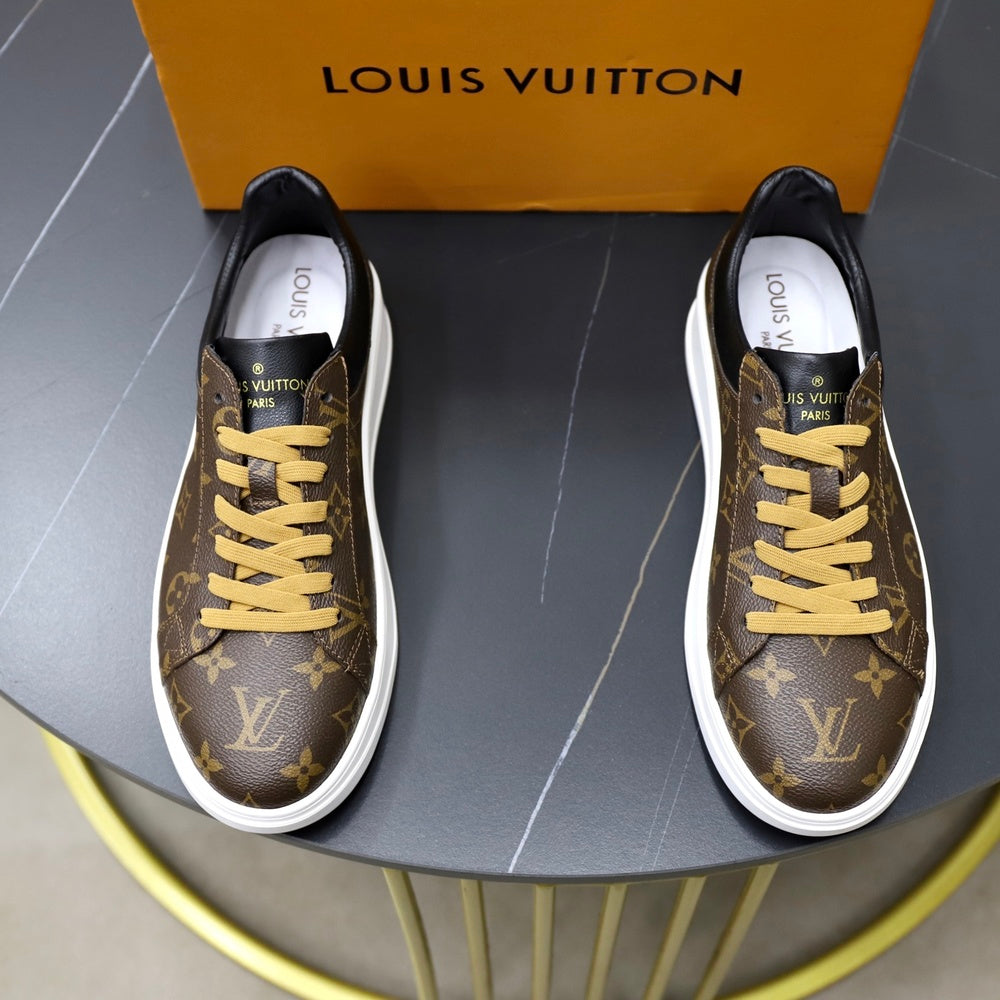 Louis Vuitton Men's Sneakers - Style 427004