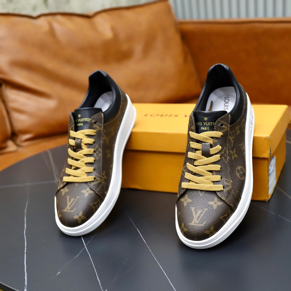 Louis Vuitton Men's Sneakers - Style 427004