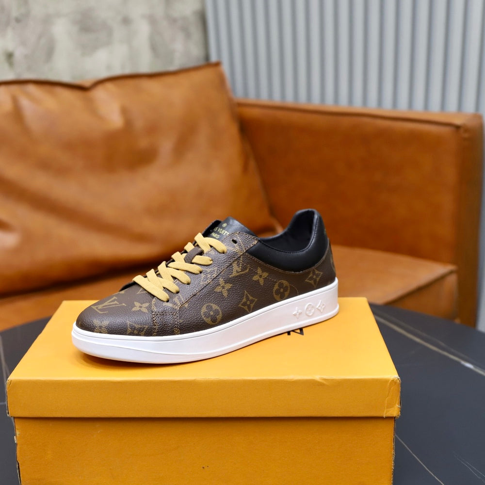 Louis Vuitton Men's Sneakers - Style 427004