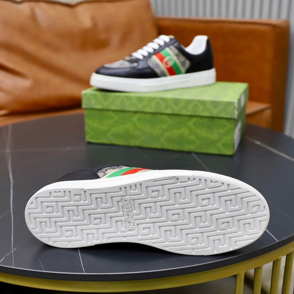 Gucci Men's Sneakers - Style 427025
