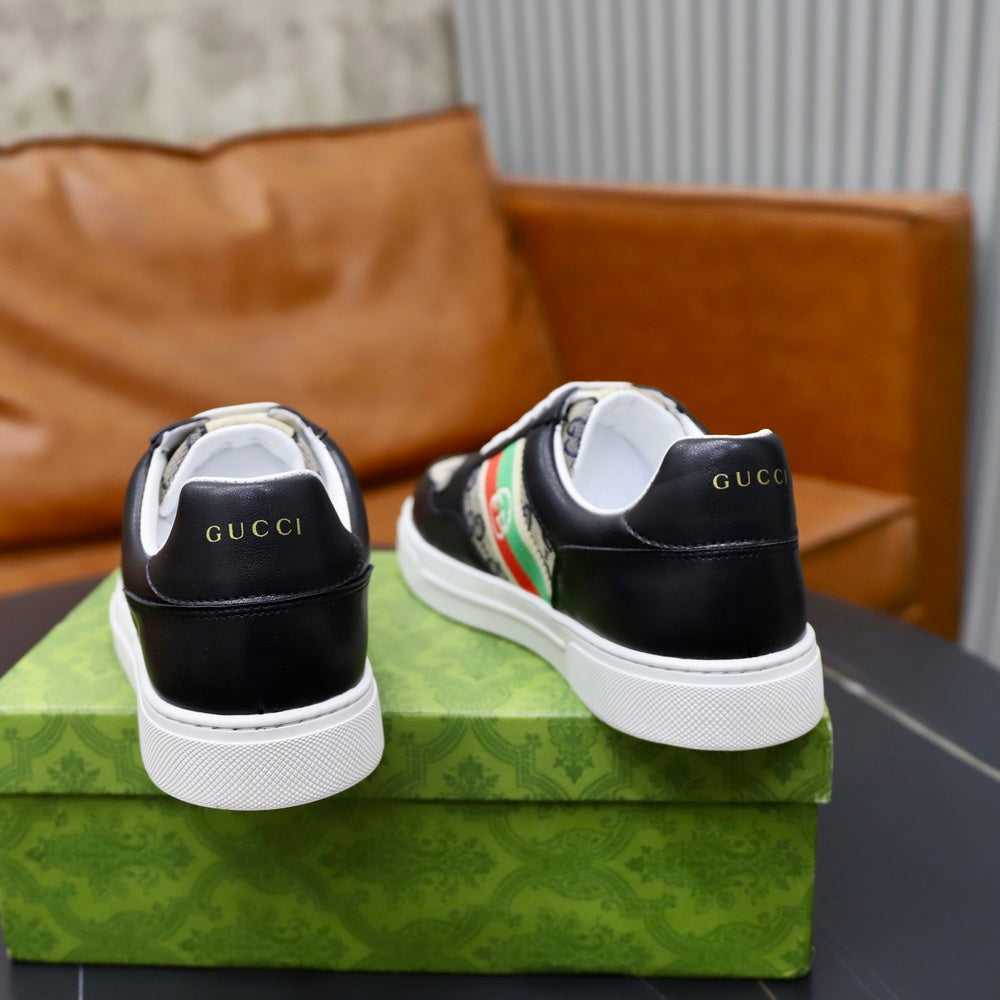 Gucci Men's Sneakers - Style 427025
